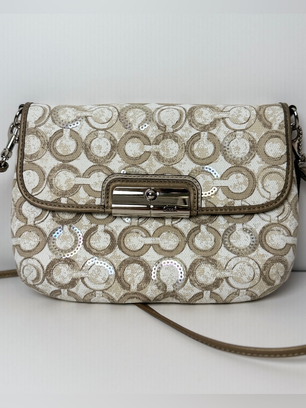 2000’s COACH Kristin Opt Art Sequin White Beige Crossbody Bag With Salmon Inside